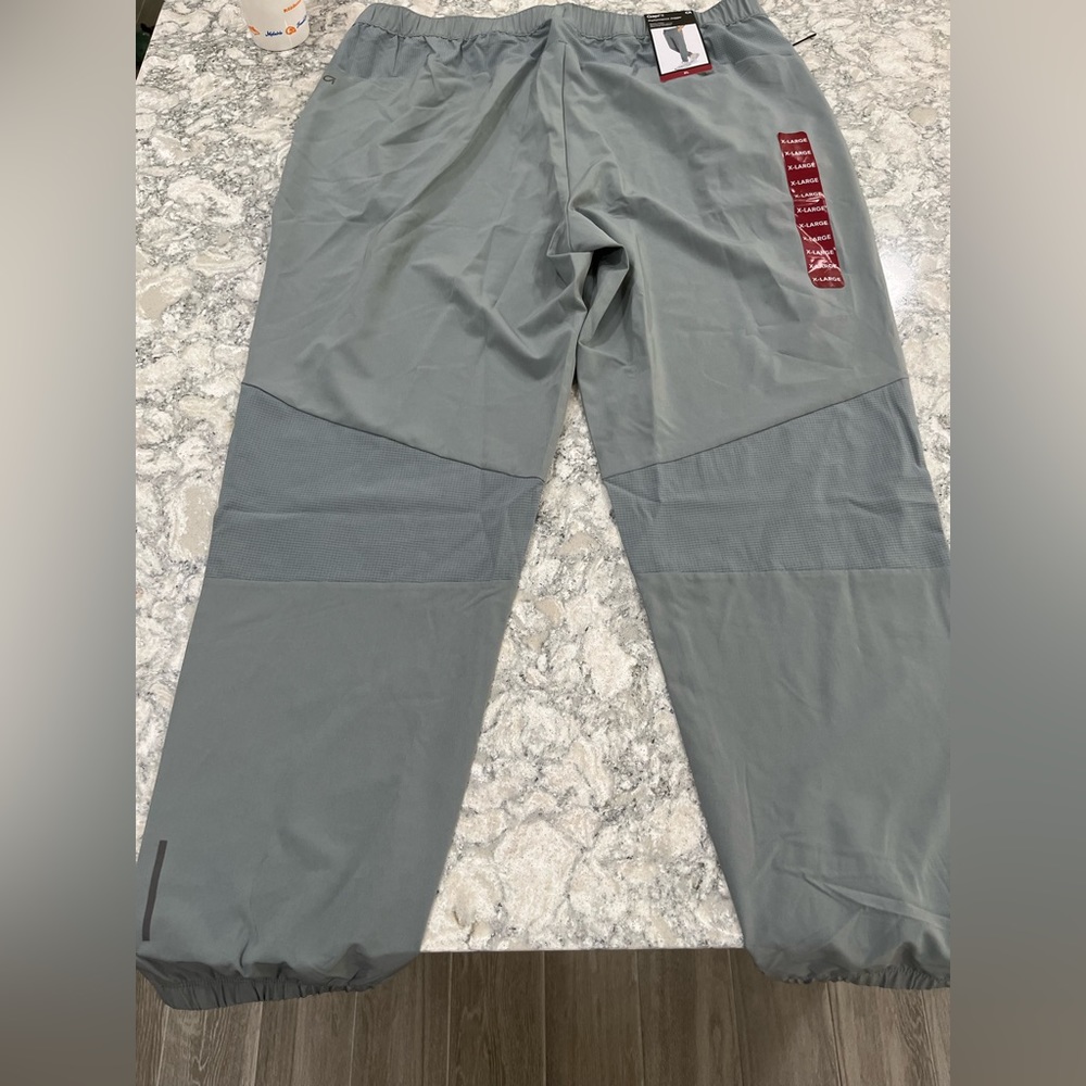 Gap Fit Men’s Performance Jogger Gray XL